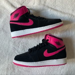 Air Jordan 1 High “Vivid Pink”